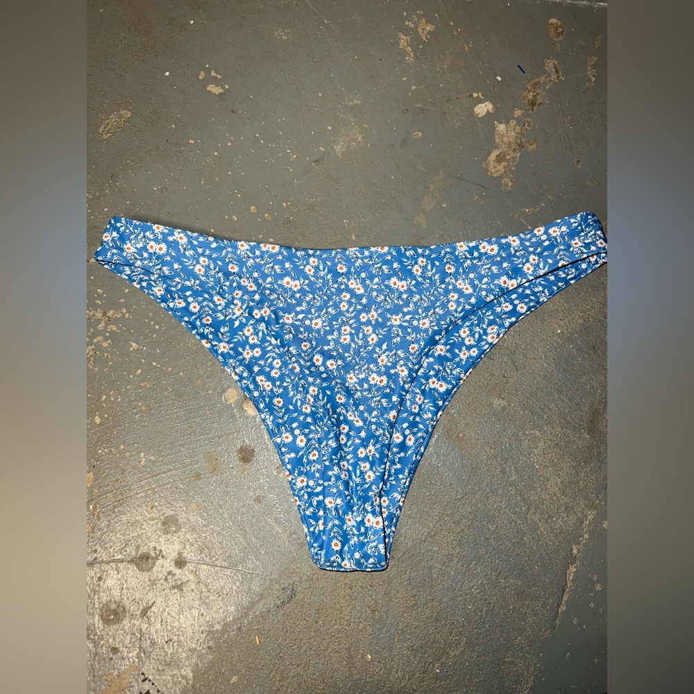 Medium swim bottoms